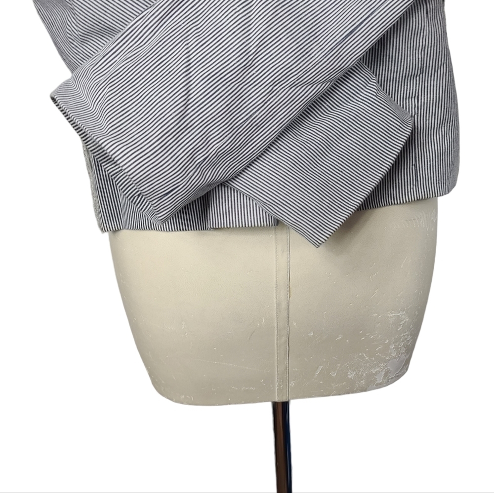 Isaac Mizrahi Blue White Pinstripe Open Blazer 8 - Picture 7 of 10